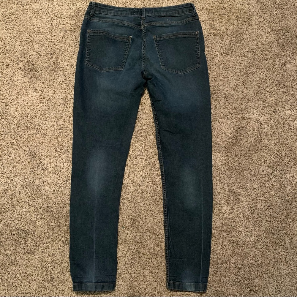 Dark wash jeans - Picture 2 of 8